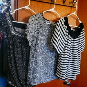 3 black-and-white short-sleeve blouses